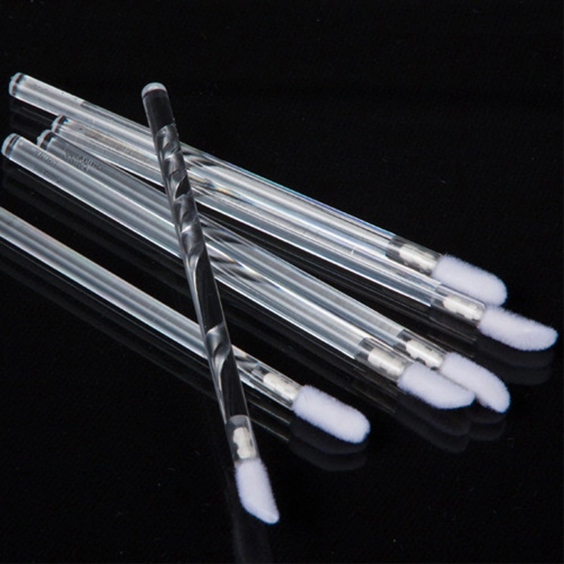 200PCS Disposable Lip Brushes Lipstick Gloss Wands Applicator with Clear Handle Perfect Makeup Tool Kits