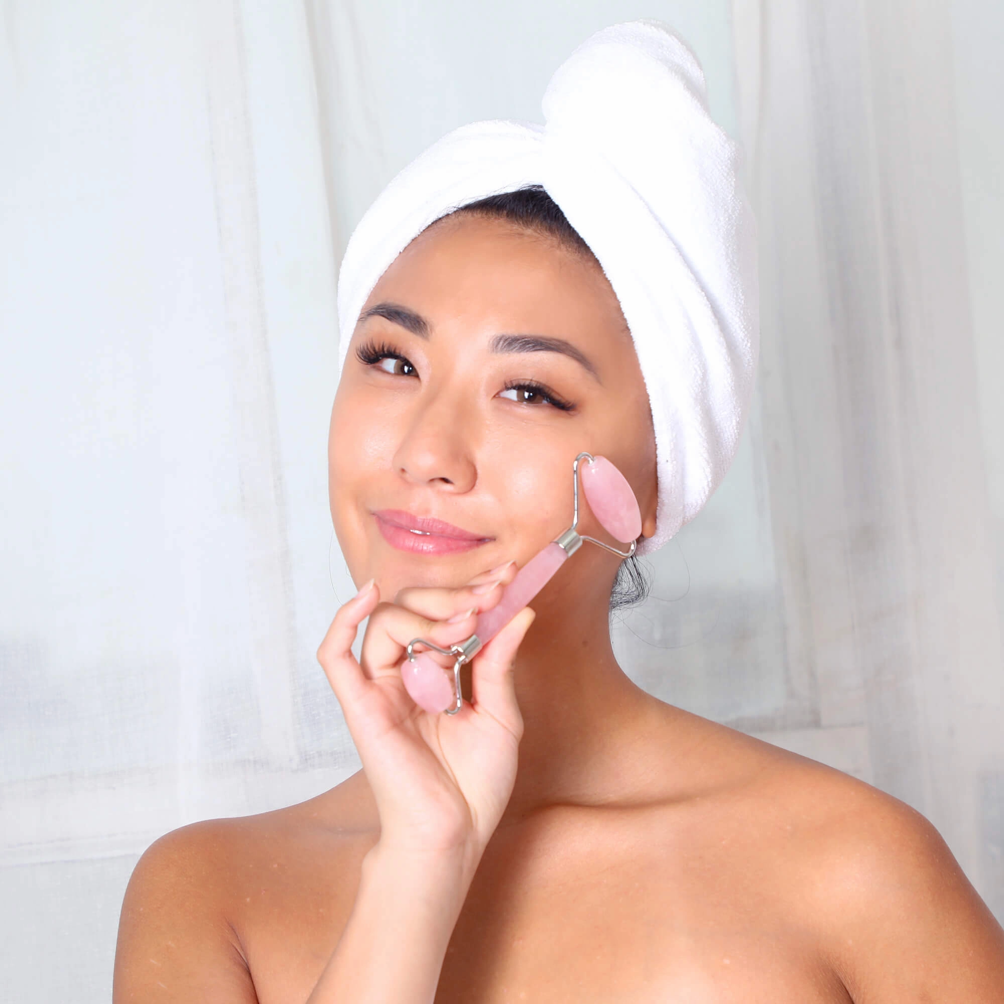 Daily Rose Quartz Facial Roller