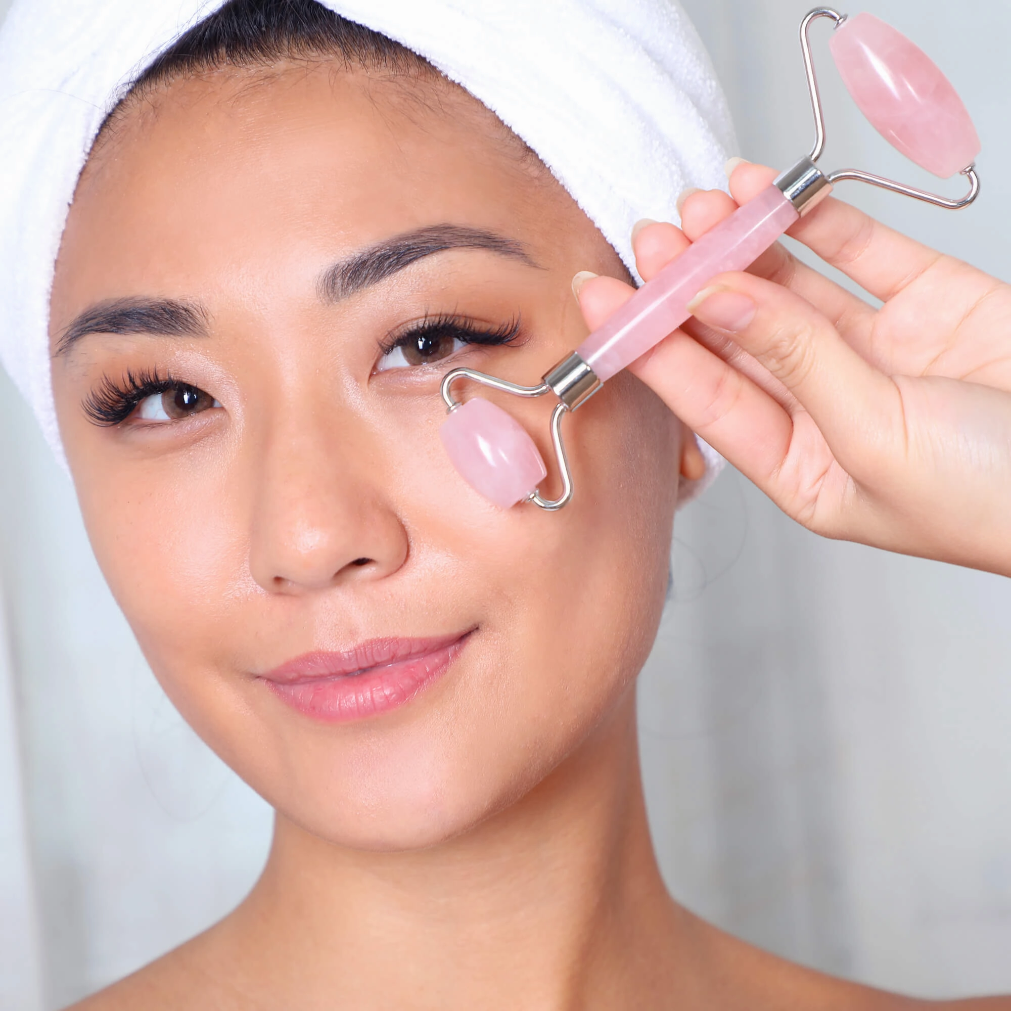 Daily Rose Quartz Facial Roller
