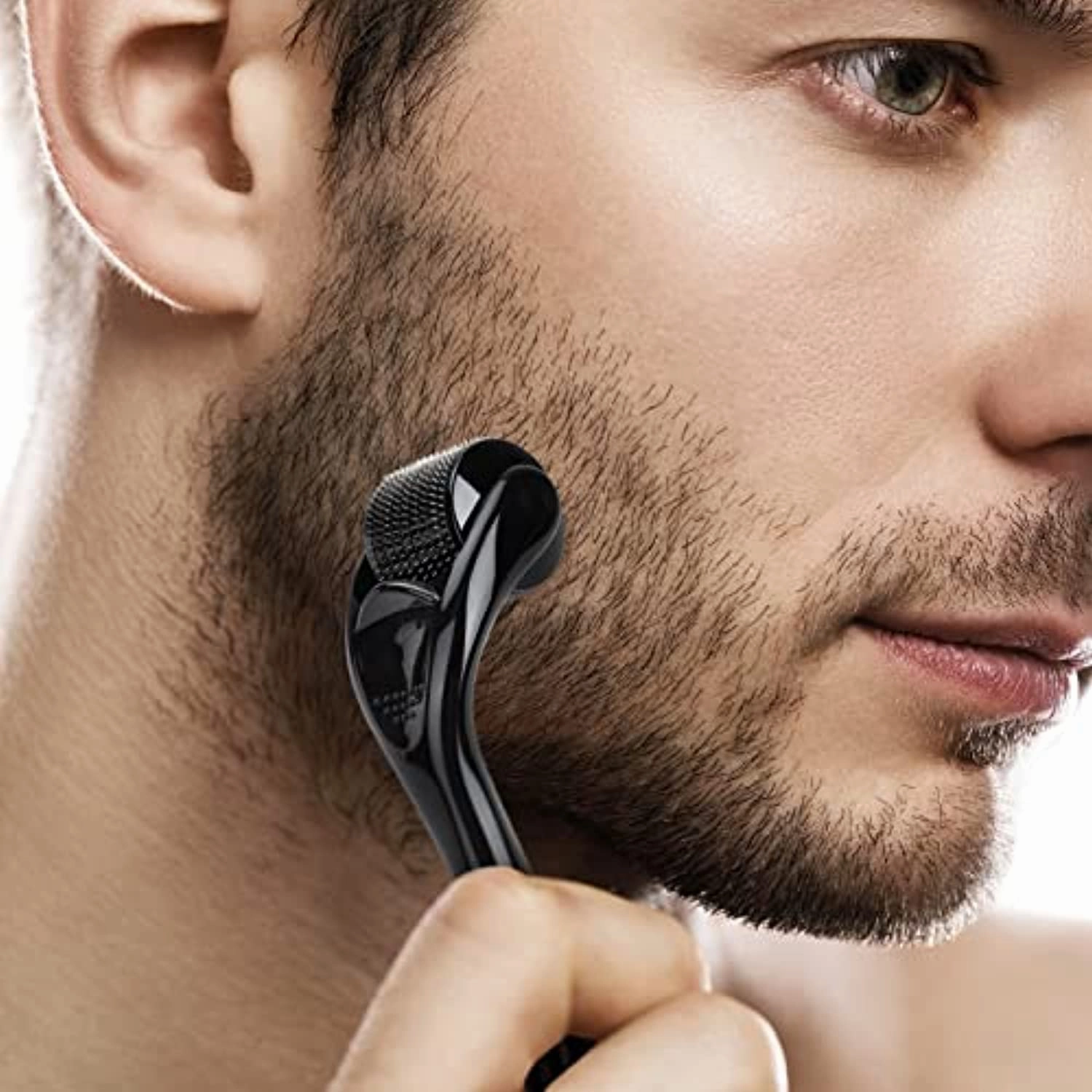 Derma Roller Microneedle Roller for Face Body Beard Hair Growth, 540 Titanium Micro Needles Roller for Home Use