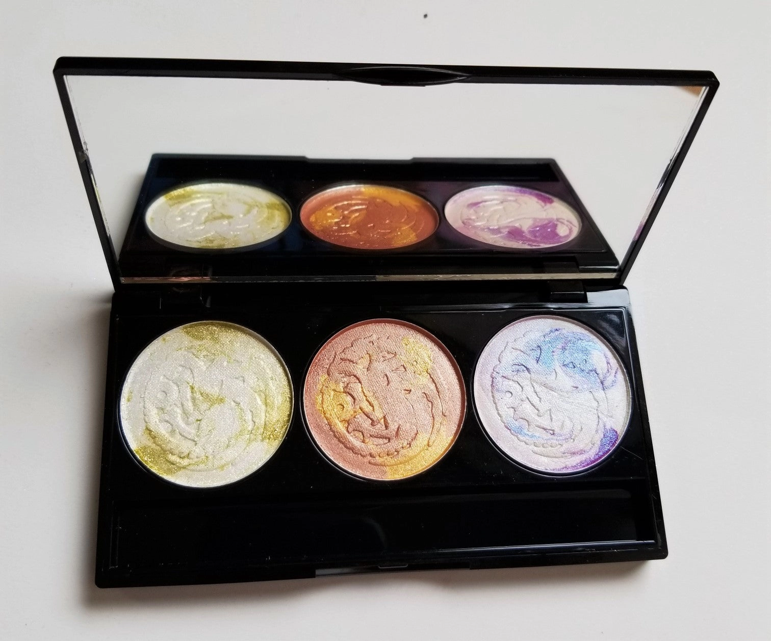 Game of Tones - Episode One - Dracarys Highlighter Palette
