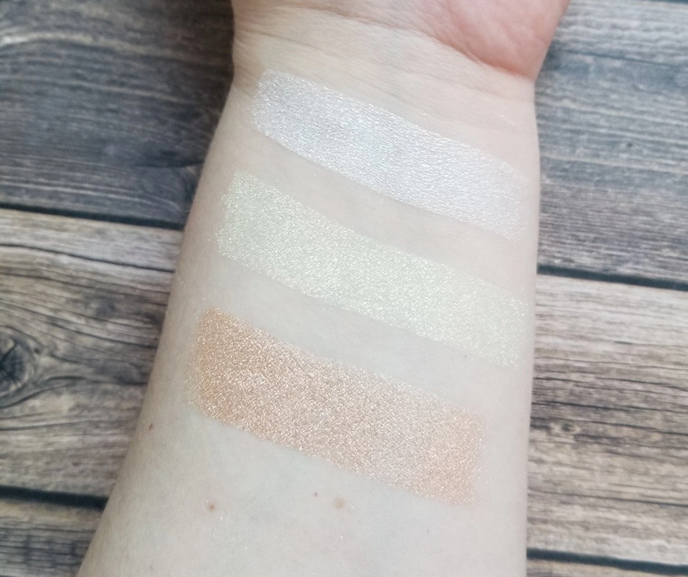 Game of Tones - Episode One - Dracarys Highlighter Palette