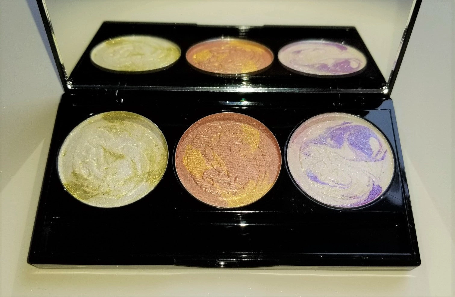 Game of Tones - Episode One - Dracarys Highlighter Palette