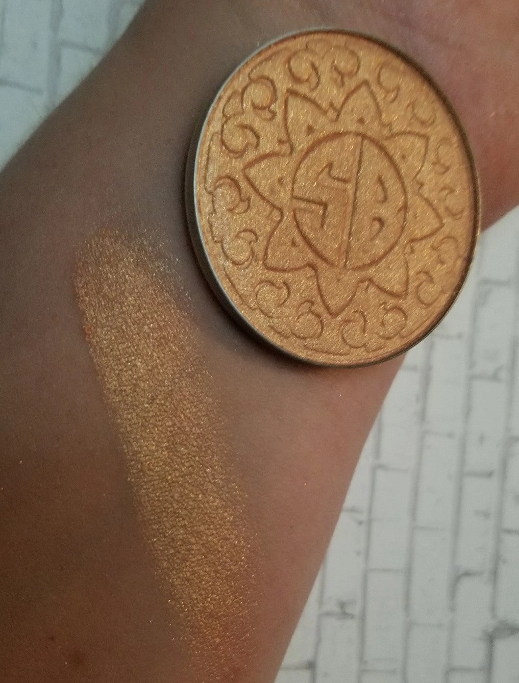 Iconic Peach Pressed Highlighter