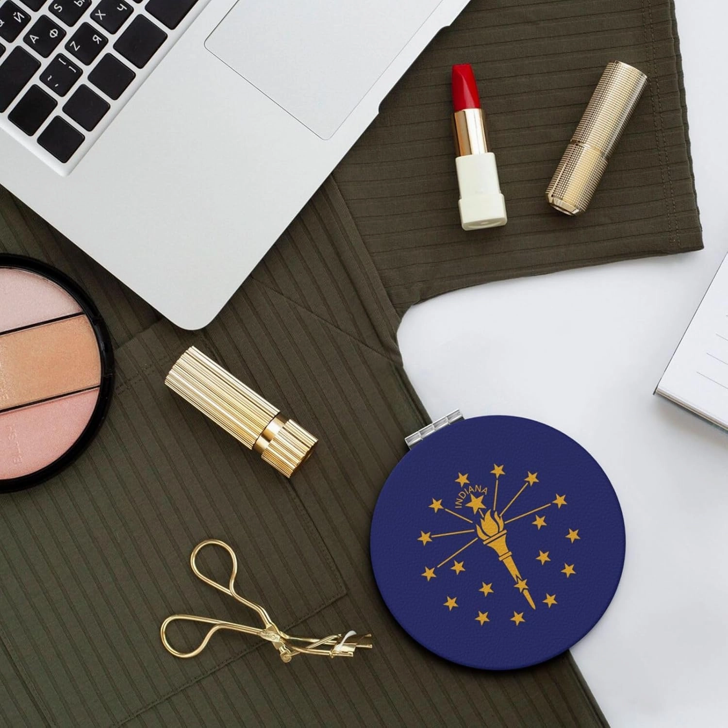 Indiana State Flag Makeup Mirror Portable Folding Mini Mirror Double Sided Travel Makeup Mirror Round Shape Handheld Pocket Mirror