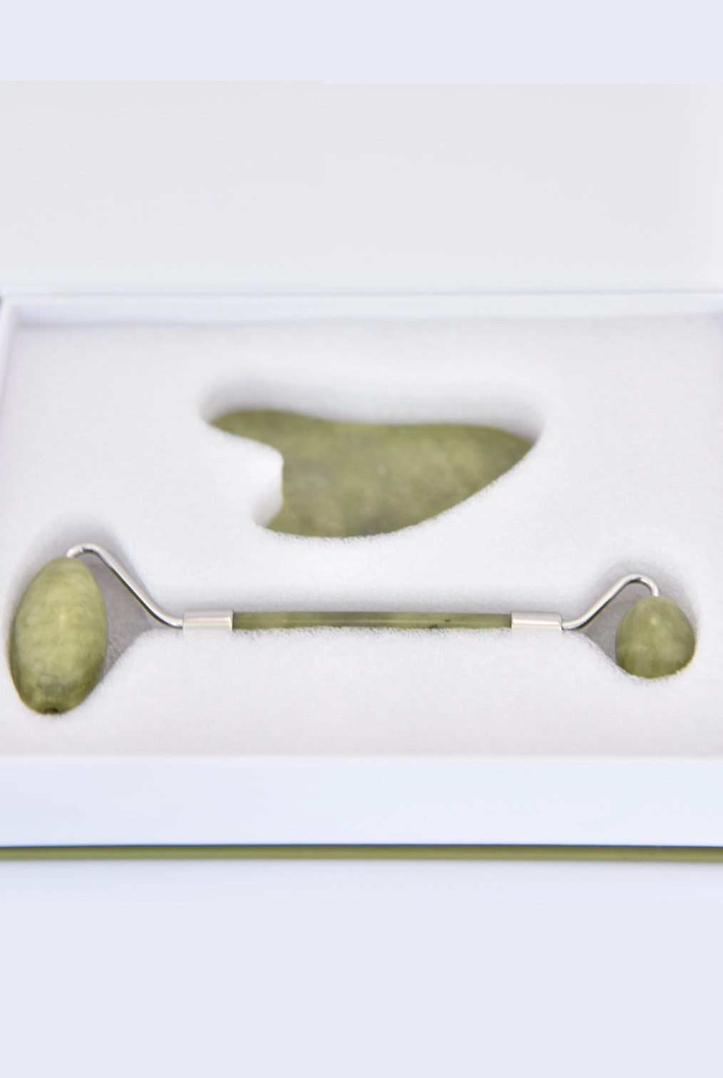 Jade DUO: Facial Roller & Gua Sha