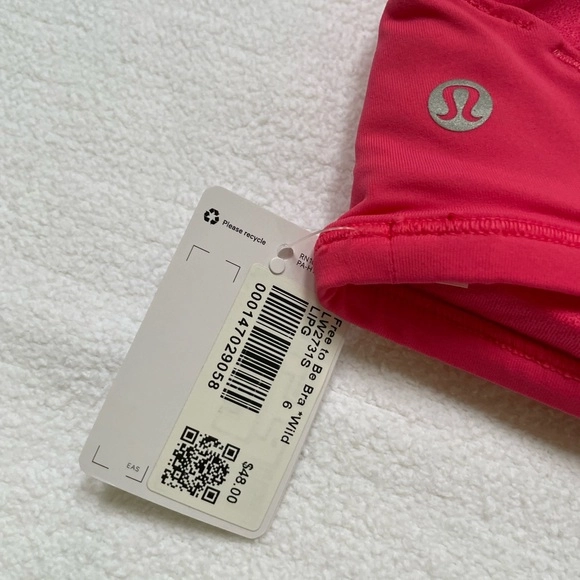 Lululemon Free to Be Wild Size 6 NWOT