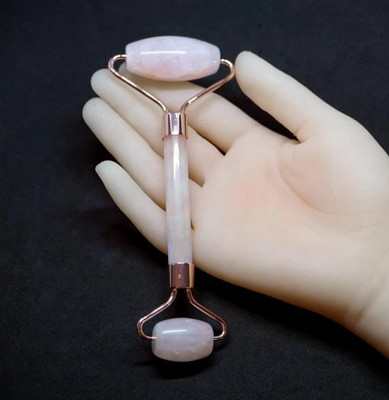 Natural Rose-Quartz Face Roller