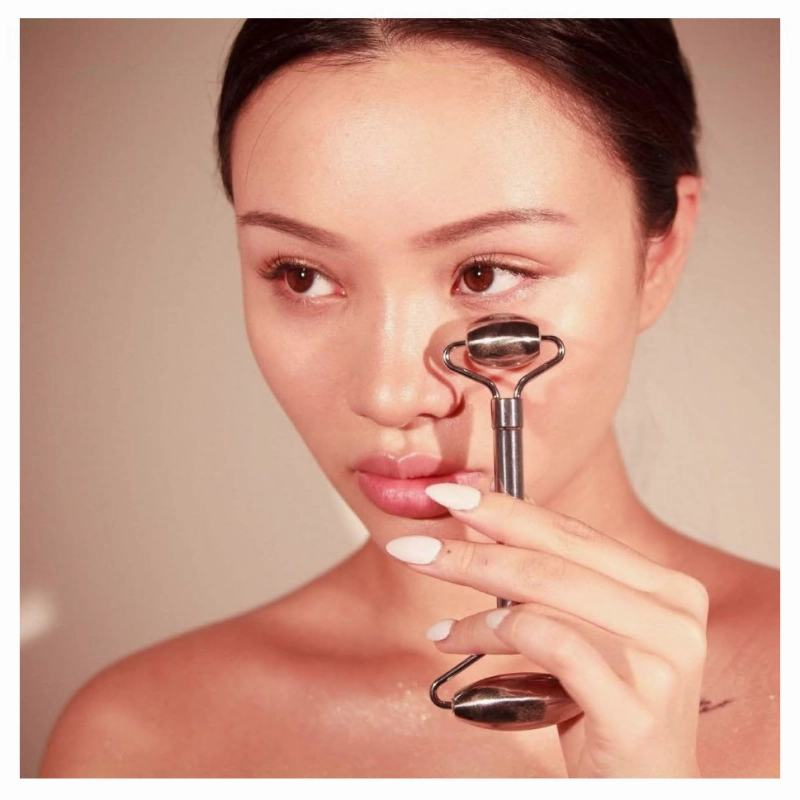 Sacheu Beauty Stainless Steel Facial Roller